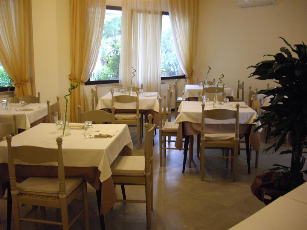 Residenza Hotel Garden Toscolano Maderno Exterior foto