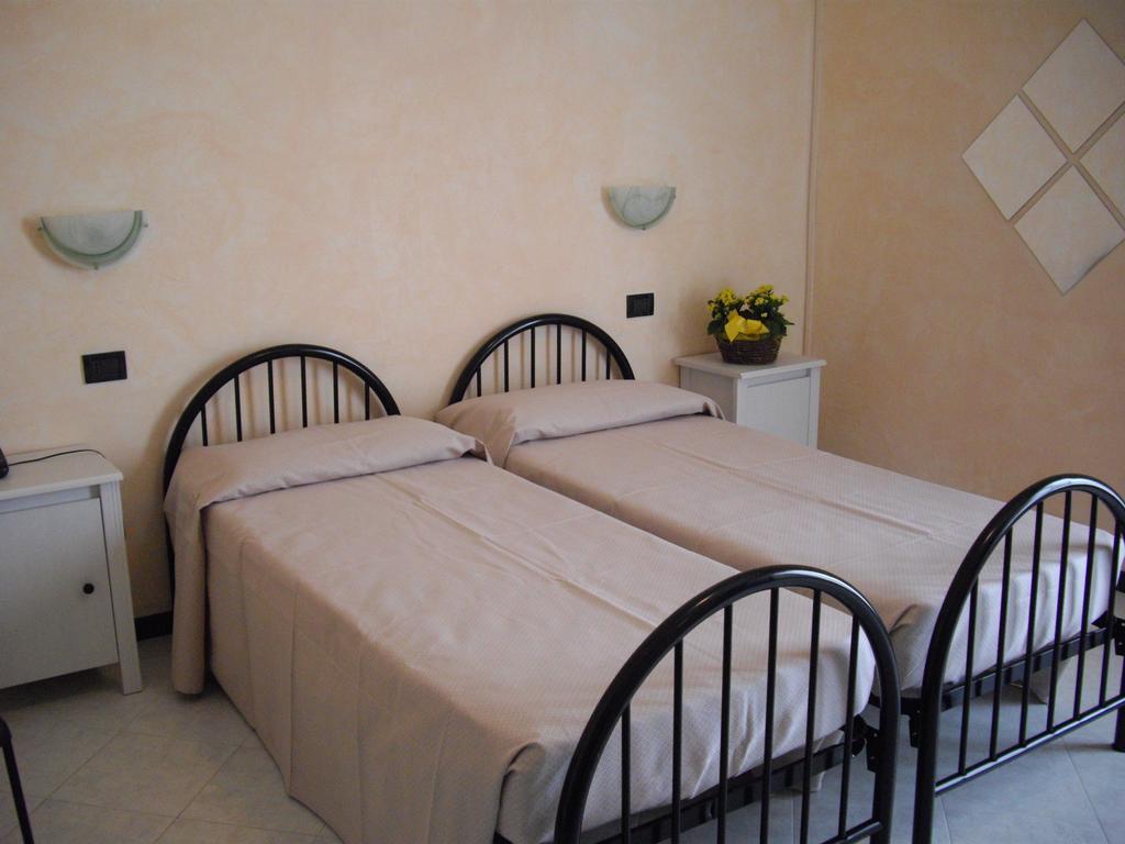 Residenza Hotel Garden Toscolano Maderno Exterior foto