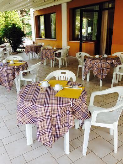 Residenza Hotel Garden Toscolano Maderno Exterior foto